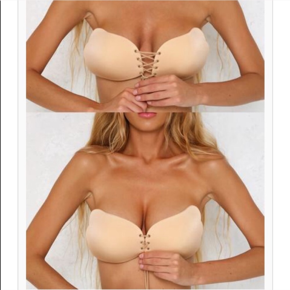 NWT Cleavage couture Backless, Push-up bras